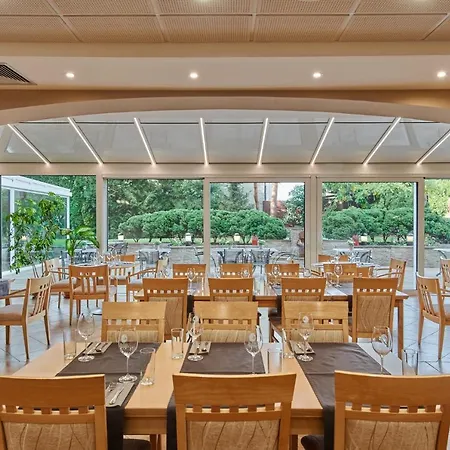 Hotel Akademie A Depandance Jarmila 4*