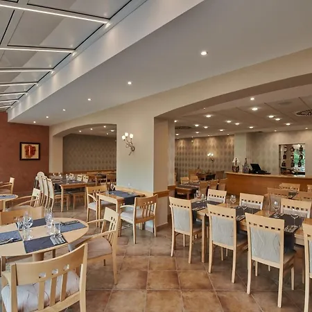 Hotel Akademie A Depandance Jarmila 4*