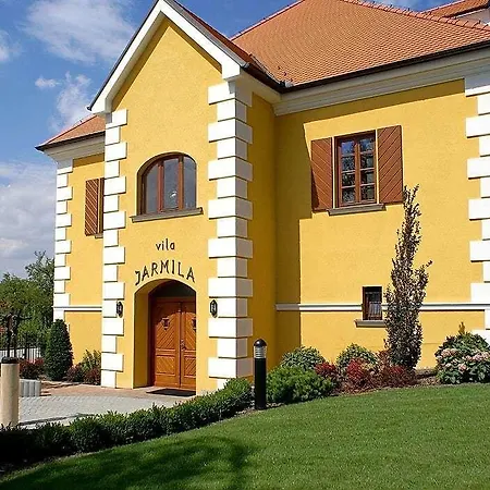 Akademie A Depandance Jarmila 4* Velké Bílovice