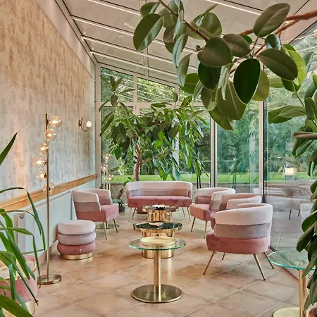 Hotel Akademie A Depandance Jarmila 4*