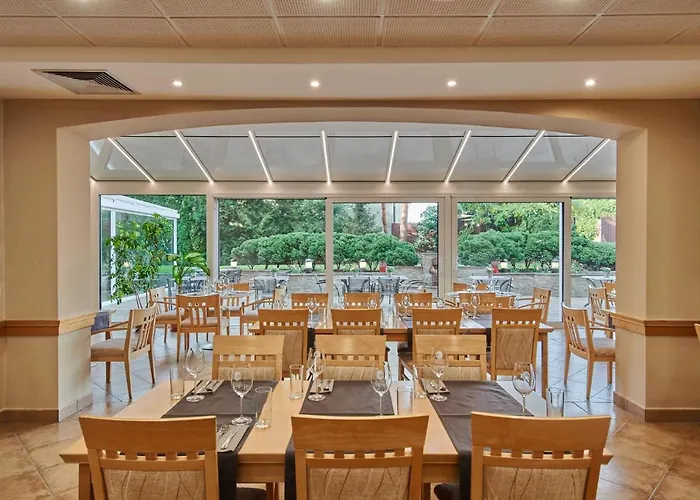 فندق Akademie A Depandance Jarmila 4*