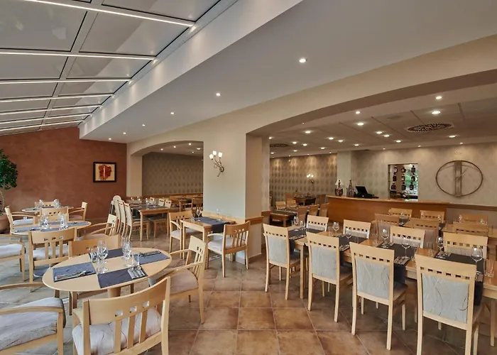 فندق Akademie A Depandance Jarmila 4*