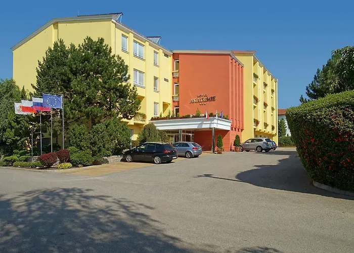 فندق Akademie A Depandance Jarmila 4*